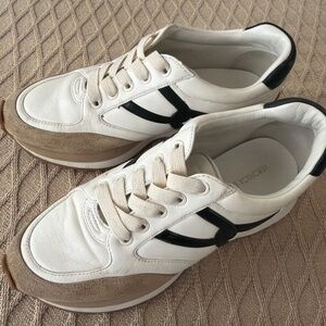 Veronica Beard Valentina sneaker 8.5